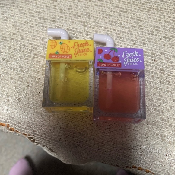 Fresh Juice 2 Bundle of Lip Oils Pineapple and Cherry Scented - Picture 1 of 3